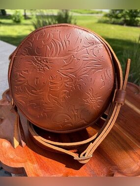 Portland Leather Meadow Embossed Small Circle Crossbody Like New